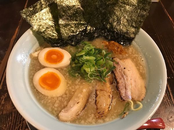 「スペシャル夜鳴きこってりラーメン1,000円」@夜鳴き軒の写真
