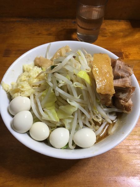 「小ラーメン  たま➕うずら  ヤサイちょいマシ➕ニンニク ➕ ア」@蓮爾 新町一丁目店の写真