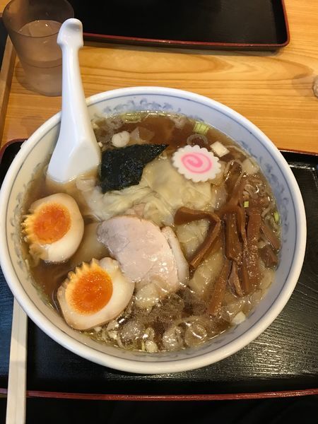 「ワンタンメン + 煮卵」@平和軒の写真