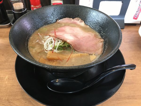 「魚介鶏白湯塩ラーメン」@らーめん ぎん琉 本店の写真