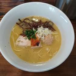 博多水炊きラーメン750