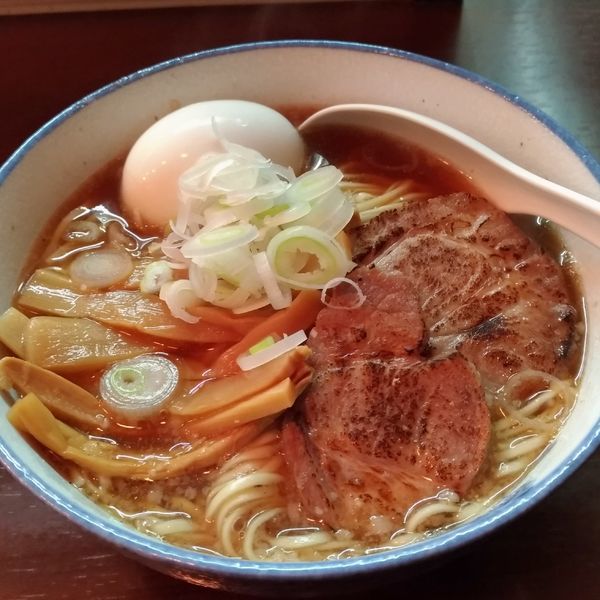 「(限定)醤油らーめん」@自家製麺 鶏八朗の写真