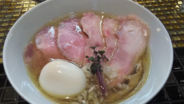 「伊吹いりこの塩煮干し(全部のせ)￥1150」@町田汁場 しおらーめん進化 中山店の写真