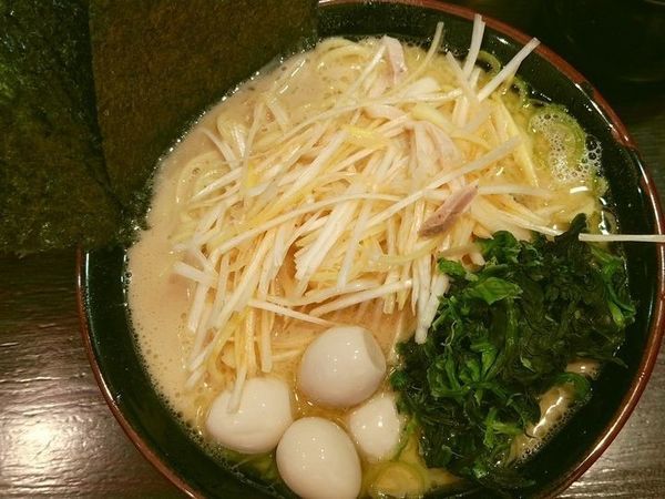 「ネギラーメン＋ウズラ玉子（3個）」@横浜とんこつらーめん 大黒家 勝どき店の写真