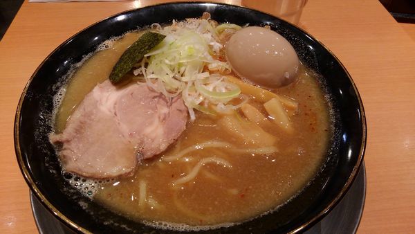 「味玉中華そば 800円」@六厘舎の写真