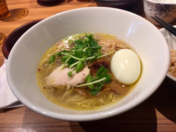 「淡麗鶏そば」@鶏そば・骨付き鶏 金嶋の写真