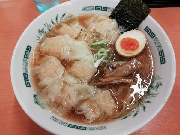 「ワンタン麺（590円）」@熱烈中華食堂 日高屋 立川北口店の写真