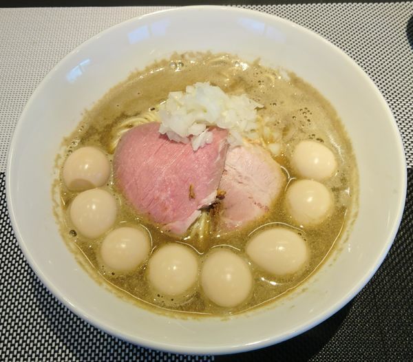 「中華そば(醤油)＋うず乱舞」@煮干乱舞の写真