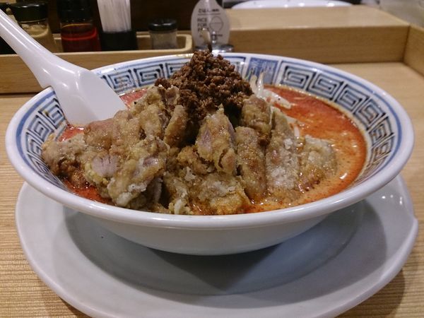 「排骨担々麺(大辛)」@希須林 赤坂店の写真