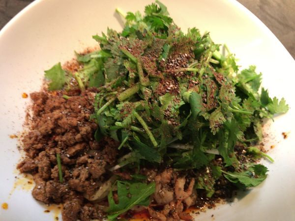 「レディース汁なし担々麺850円+パクチーＷ200円」@タンタンタイガー 中野店の写真