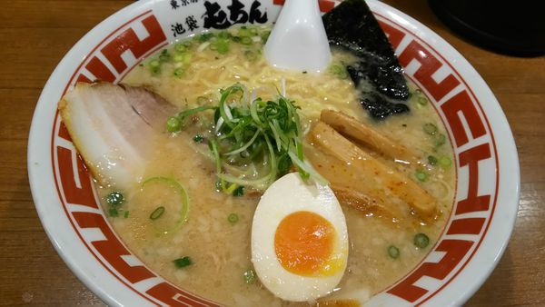 「東京豚骨ラーメン」@屯ちん 池袋本店の写真