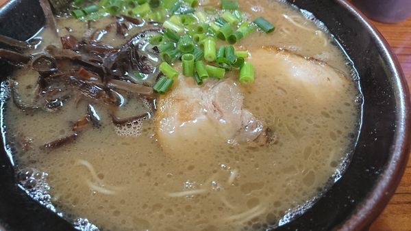 「らーめん 替え玉」@博多長浜らーめん ぼたんの写真