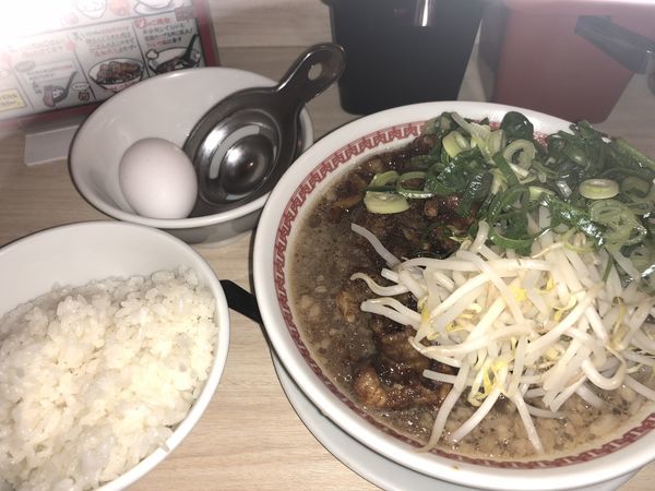 「肉汁麺レベル2＋ライス（880+100円）」@肉汁麺ススム 秋葉原本店の写真