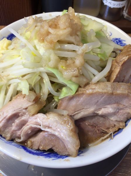 「ラーメン（並）＋豚2枚」@ジャンクガレッジ しらこばと公園前店の写真