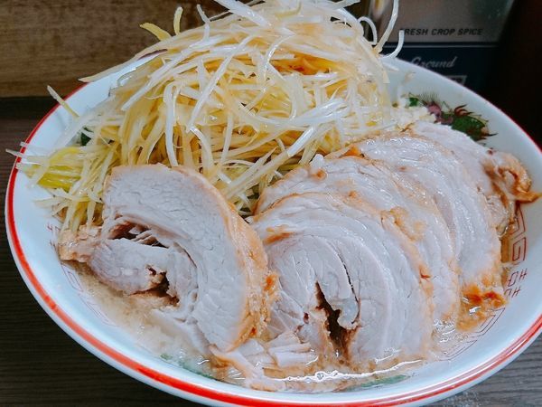「小豚 ネギ 少な目硬め 野菜少」@ラーメン二郎 横浜関内店の写真