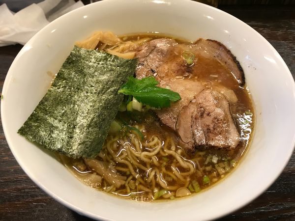 「醤油ラーメン」@中華そば こむぎの写真