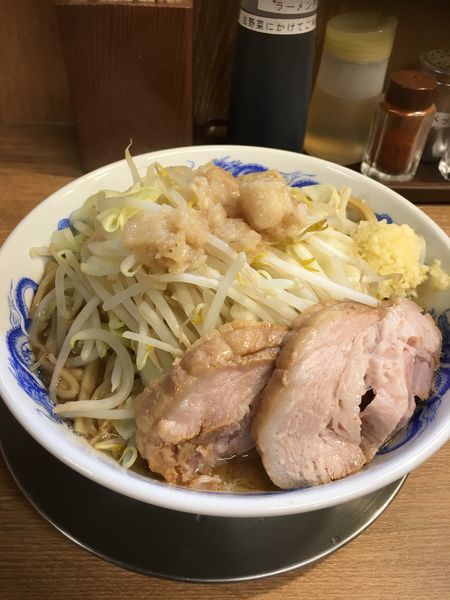 「ラーメン中盛＋豚一枚」@ジャンクガレッジ しらこばと公園前店の写真