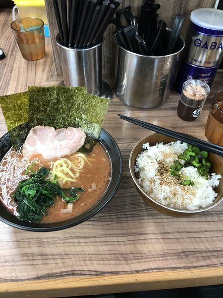「ラーメン並(700円)」@武道家 龍の写真
