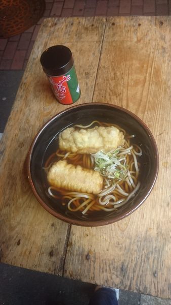 「かけそば ちくわ天にソーセージ天」@そばひろの写真