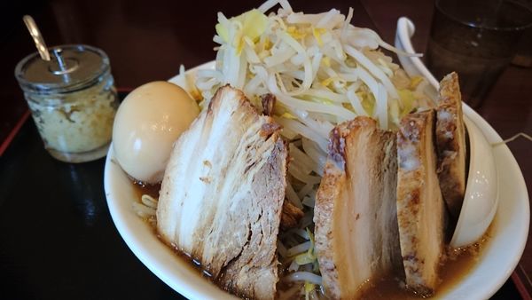 「てっぺんラーメン肉増し 味玉」@麺屋 甍の写真