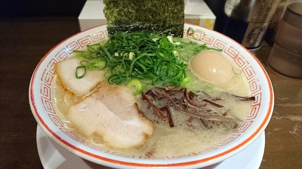 「ねぎラーメン+味たま　＠８８０円」@博多長浜ラーメン フクフクの写真