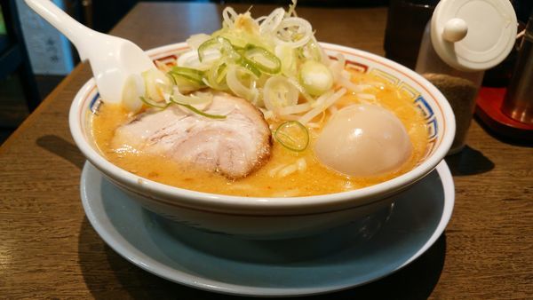 「みそラーメン味玉」@丸中華そばの写真