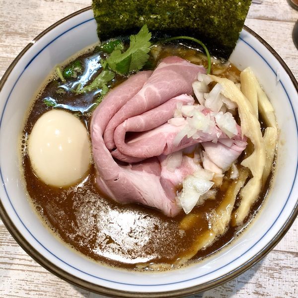 「【気まぐれ限定】カンパチの中華そば（味玉入）￥850」@中華そば 四つ葉の写真