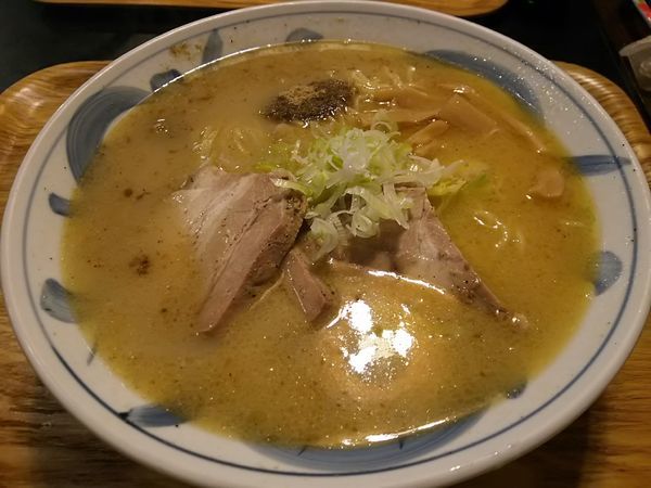 「塩豚骨　（大盛り）　※細麺」@ASIAN隆康の写真