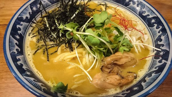 「牡蠣ラーメン」@麺や佐市の写真