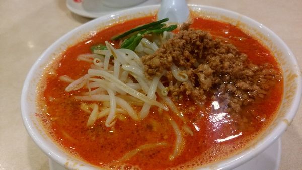 「担々麺1000円」@赤坂飯店 パレスサイドビル店の写真