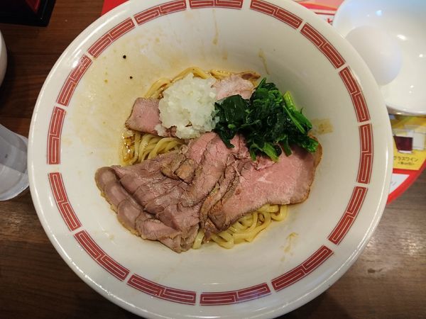 「しっとり赤身のローストビーフまぜそば」@バーミヤン 高崎高関店の写真