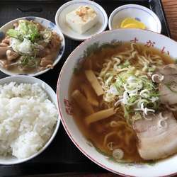 ラーメン定食(もつ煮込み) 830円