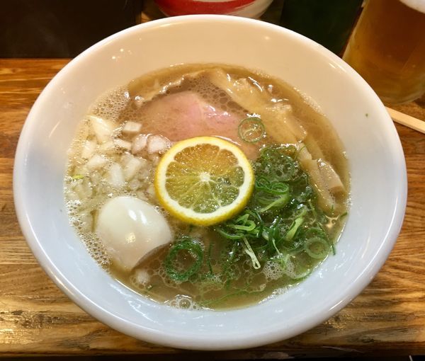 「白中華六浦ver.湘南ゴールドを添えて【Twitter限定】」@麺屋 庄太 六浦本店の写真