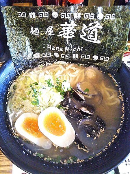 「大粒しじみラーメン 890円＋味玉 150円」@麺屋 華道の写真