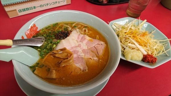 「濃厚えび味噌ラーメン(860円)+ネギ(160円)」@山岡家 狭山店の写真