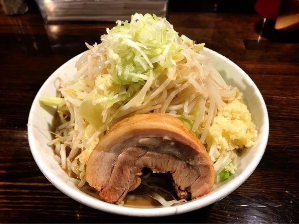 「らーめん ﾔｻｲﾏｼﾏｼﾆﾝﾆｸｱﾌﾞﾗﾈｷﾞ」@ちばから 渋谷道玄坂店の写真