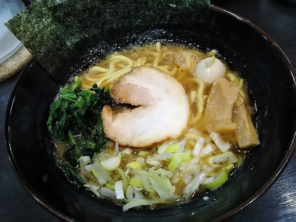 「醤油豚骨ラーメン（硬め）￥780」@松壱家 茅ヶ崎店の写真