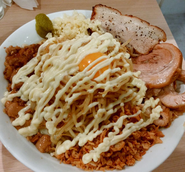 「ラーメン汁なし 700円（ラー油以外全部）」@麺屋 味方の写真