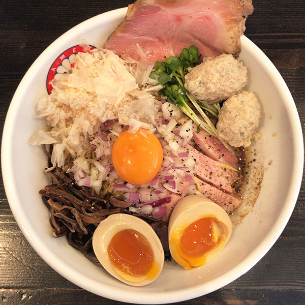 「特製とりとんまぜそば（ミニごはん付き）」@らぁ麺 きくはんの写真