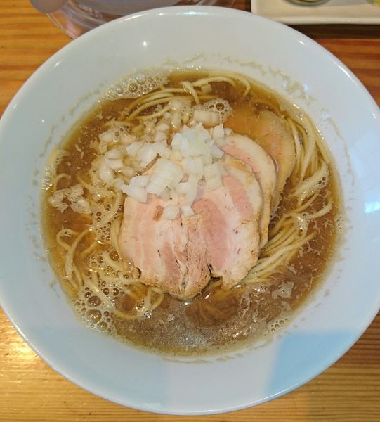 「煮干しらーめん(醤油)&チャーシュー」@らーめん芝浜の写真