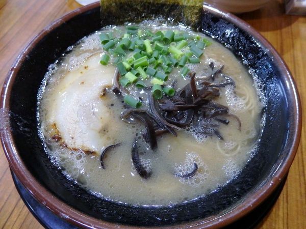 「ラーメン 750円」@博多長浜らーめん ぼたんの写真
