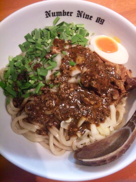 「油そばBLACK850円＋小ご飯50円」@麺Dining Number Nine 09の写真