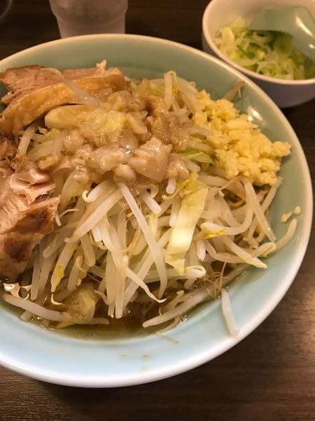 「ラーメン小豚2枚＋ネギ」@かじろうramen7の写真