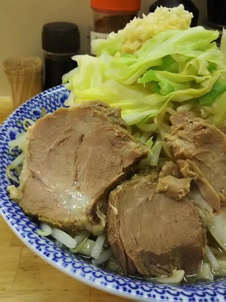 「らーめん（中、ニンニク・生姜）￥600＋野菜マシ￥50」@らーめん きじとらの写真