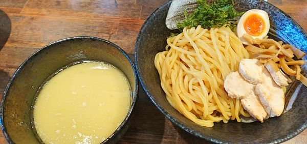 「鶏つけ麺（麺=冷　つけ=塩　チャ=鶏）八百　まかない丼250」@麺屋 飛翔の写真