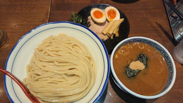 「三田盛りランチ(1000円)+特盛(100円)」@つけ麺専門店 三田製麺所 川崎店の写真