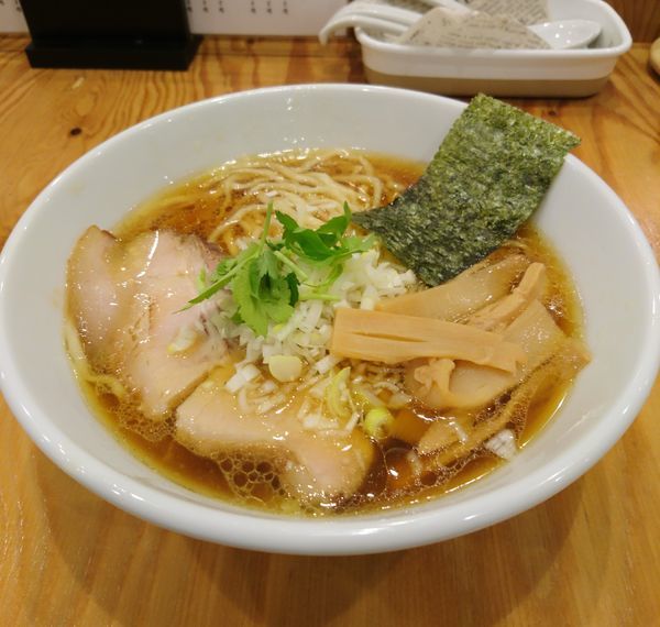 「鶏だし中華そば 醤油 太麺」@麺屋くおん 上里店の写真