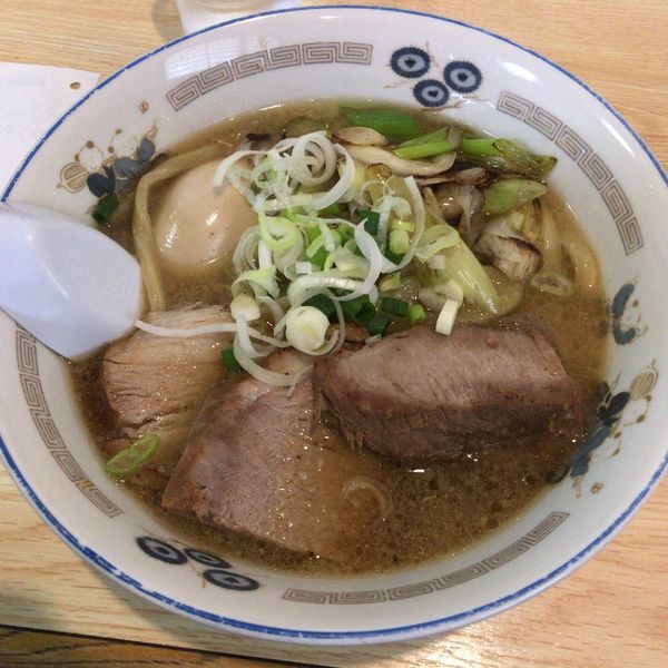 「ねぎチャーシューメン760円+煮玉子100円」@手打ラーメン 長八の写真