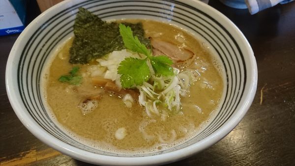 「濃厚煮干しラーメン」@麺屋 くろまるの写真