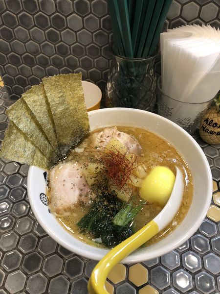 「海老塩ラーメンいっぱいん」@パイナップルラーメン屋さん パパパパパインの写真